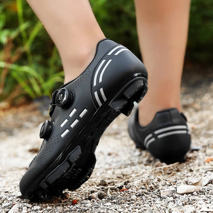 Sapatilha de ciclismo com travas, esportiva e de carbono